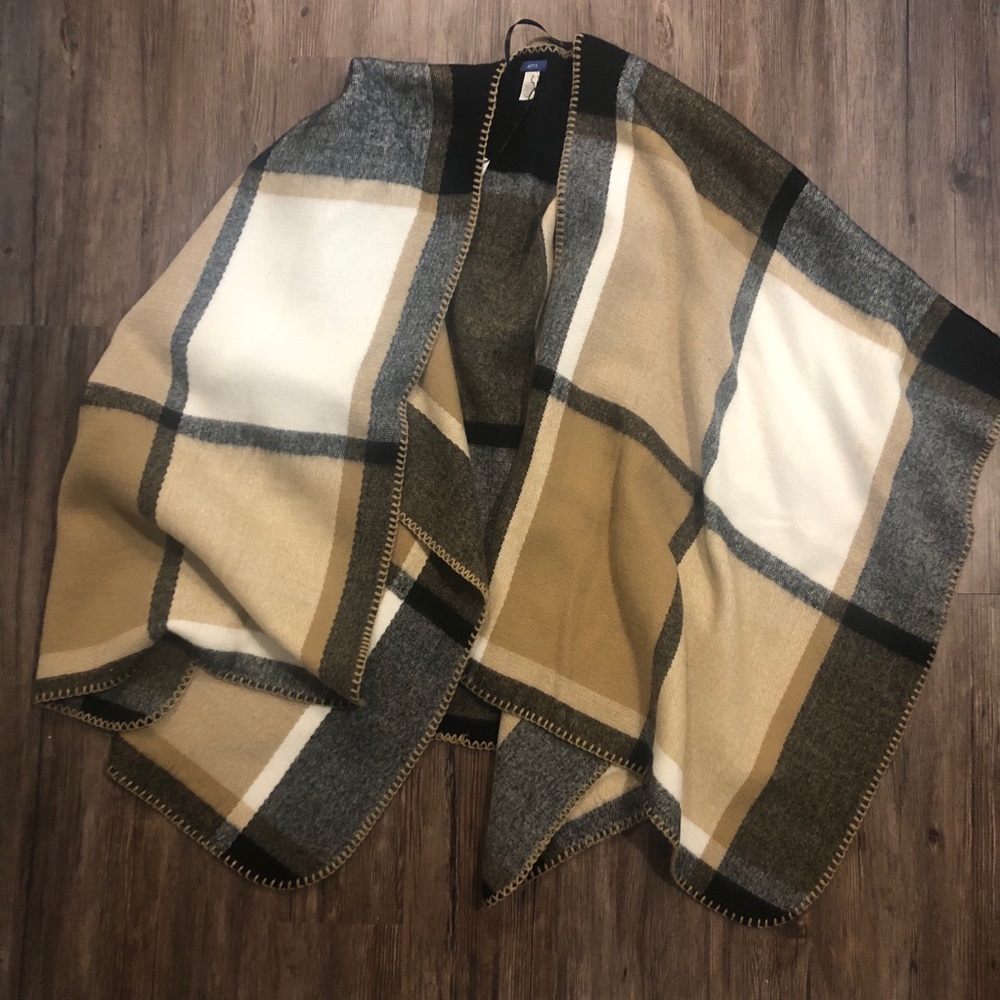 Apt. 9 Plaid Poncho Black and Tan